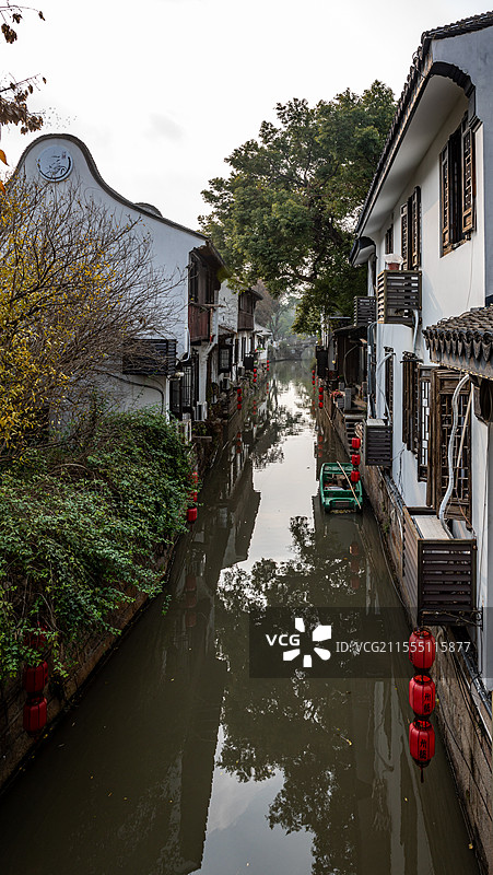 上海嘉定州桥老街法华塔白墙黛瓦建筑倒影景观图片素材