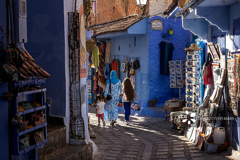 摩洛哥 舍夫沙万老城中的背影图片素材