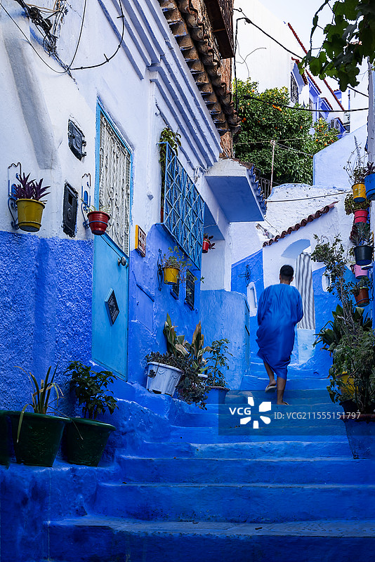 摩洛哥 舍夫沙万老城中的背影图片素材