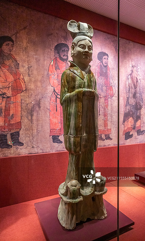 甘肃省博物馆三彩文吏俑唐代公元618-907年1965年甘肃秦安县叶家堡出土图片素材