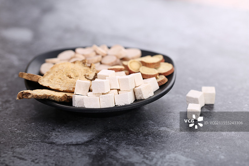 中医滋补中药材养生茶三白汤茯苓甘草川芎白芍图片素材