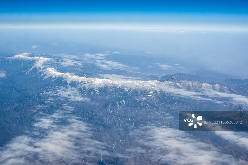 华夏文明“龙脉”秦岭雪后鳌太线全景 拔仙台图片素材