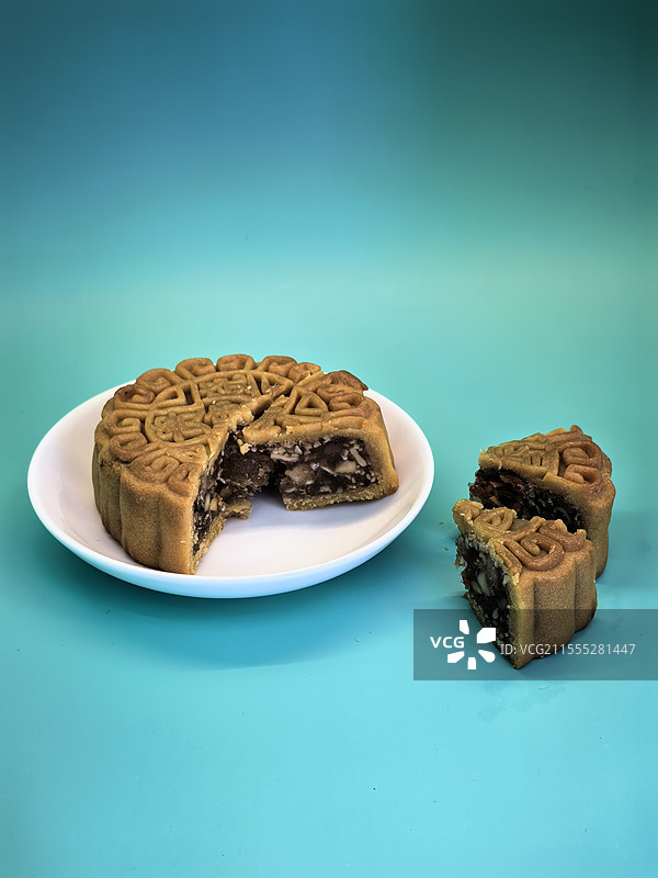 广式月饼 叉烧月饼 中秋节吃月饼图片素材