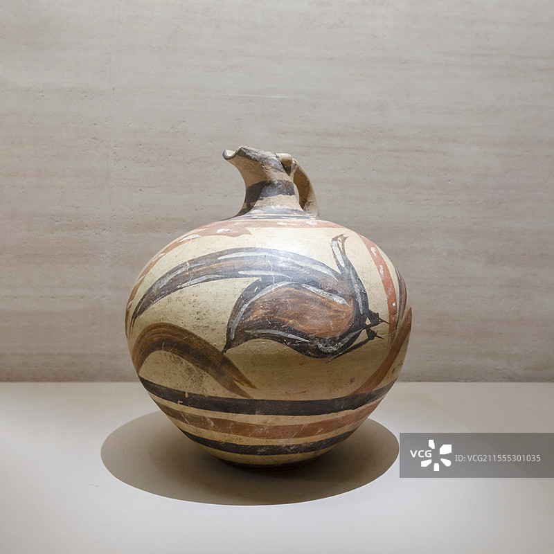 国博-美的多元-古希腊的艺术与生活-陶壶-基克拉迪群岛的锡拉岛（今圣托里尼岛）的阿克罗蒂里-公元前16世纪图片素材