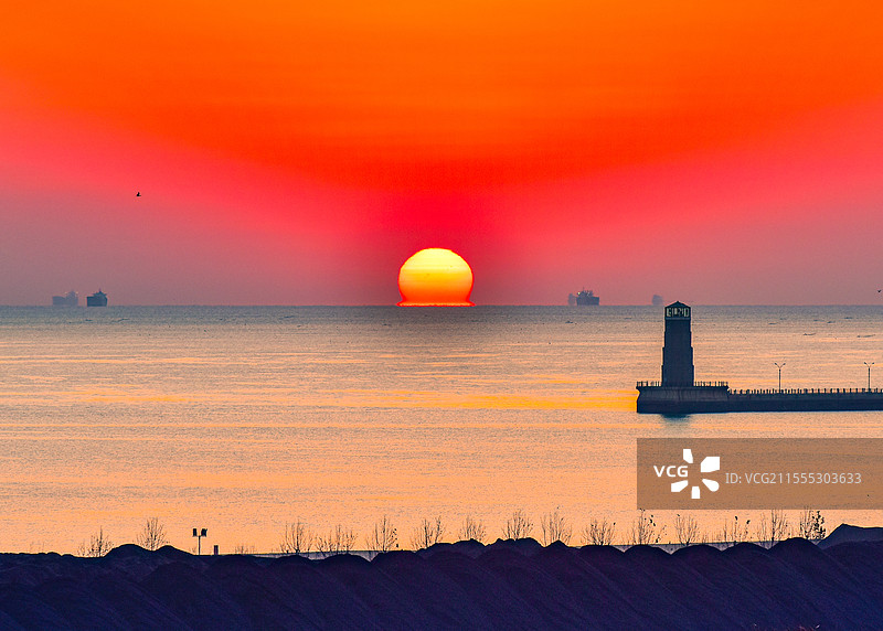 山东日照：又一轮海上日出美轮美奂图片素材