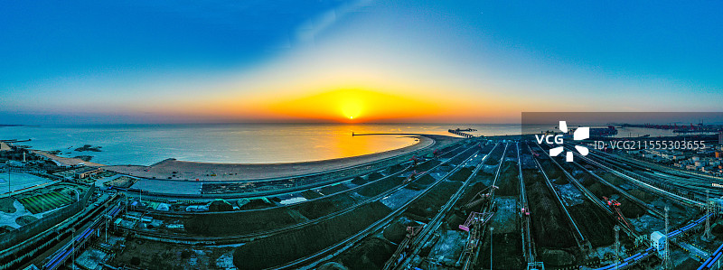 山东日照：又一轮海上日出美轮美奂图片素材
