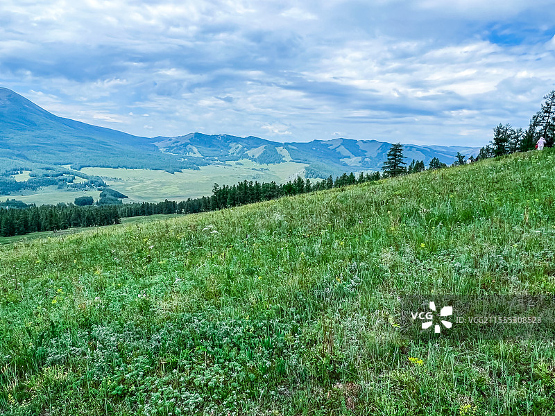 中国草原山脉自然风光拍摄主题，河北省张家口市崇礼县滑雪场现场的野外自然地理风景，户外白昼无人图像摄影图片素材