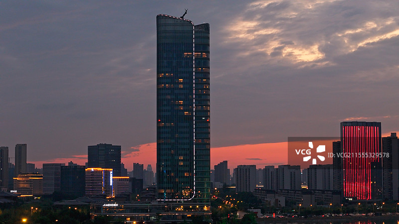 西安浐灞艾美酒店 晚霞 夜景 航拍图片素材