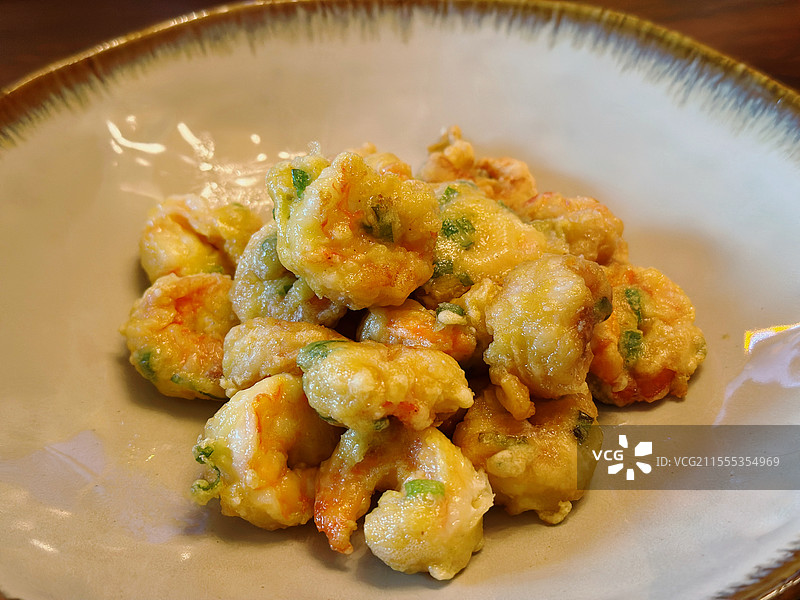 葱香虾球图片素材