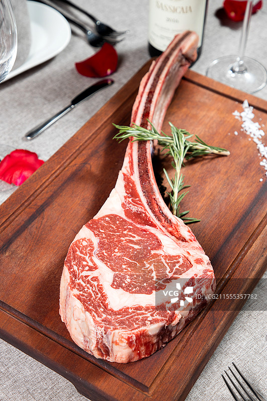 战斧牛排长骨战斧牛排澳洲牛菲力菲力牛排牛肉西餐惠林顿牛排盛宴约会纪念日图片素材