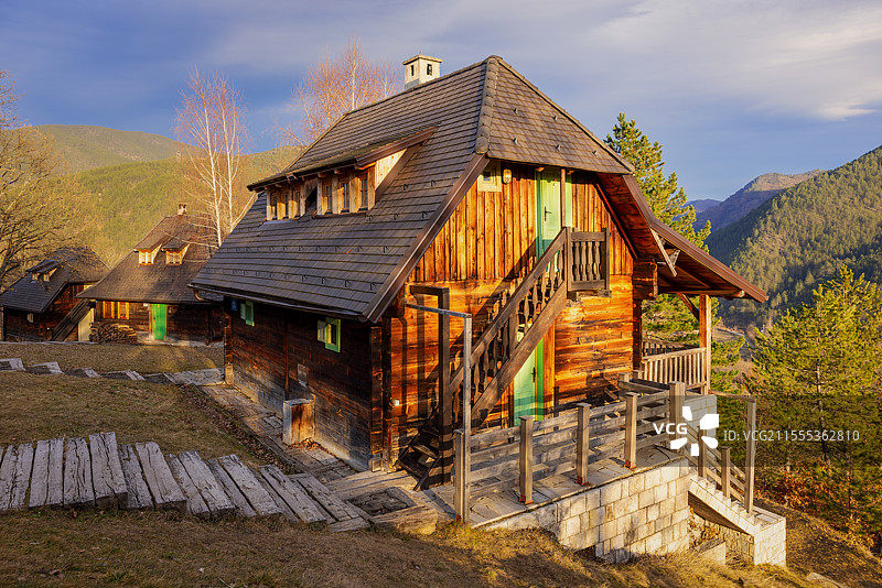 塞尔维亚木头村图片素材