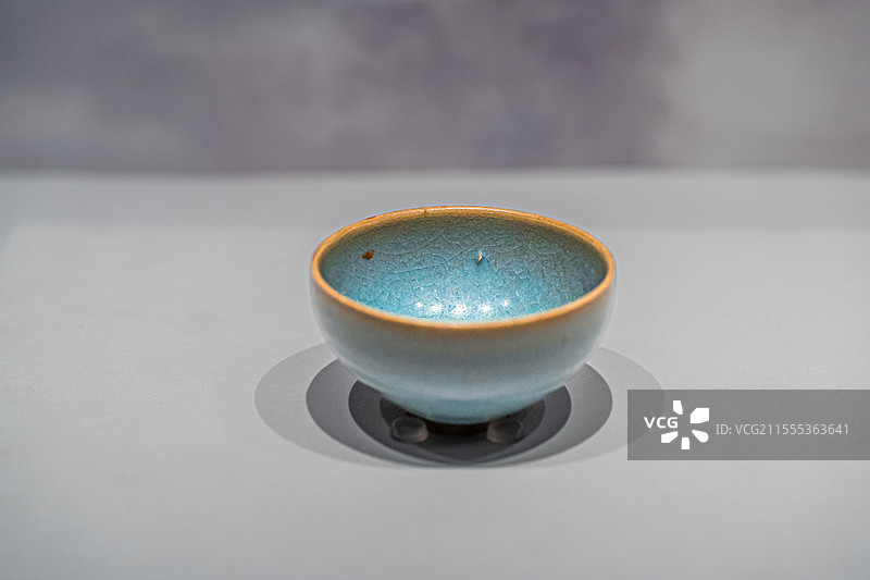 金至元代 钧窑天蓝釉鸡心小碗 故宫博物院图片素材