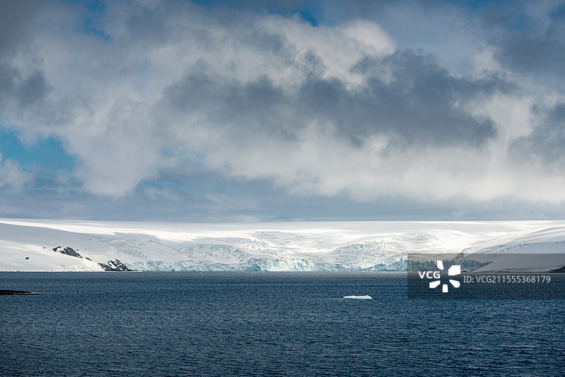 南极纳尔逊冰川的局部图片素材