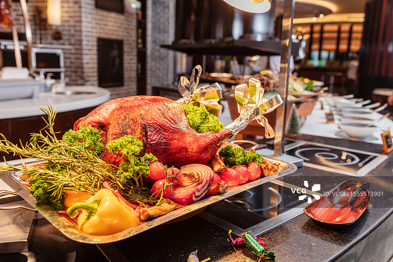 餐厅内摆放的烤火鸡美食图片素材