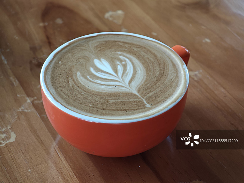 桌上一杯咖啡的特写镜头图片素材