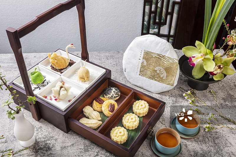 中式糕点与茶点组合图片素材