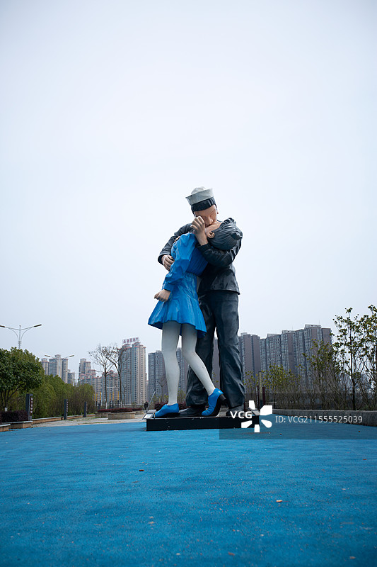 公园里的巨型雕塑图片素材