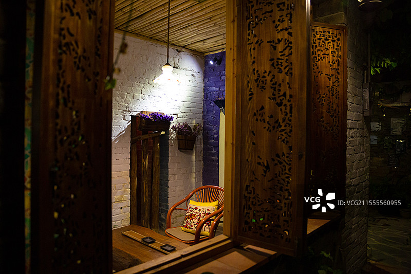 东莞市石排镇小巷细弄，文艺咖啡店，庭院之美！图片素材