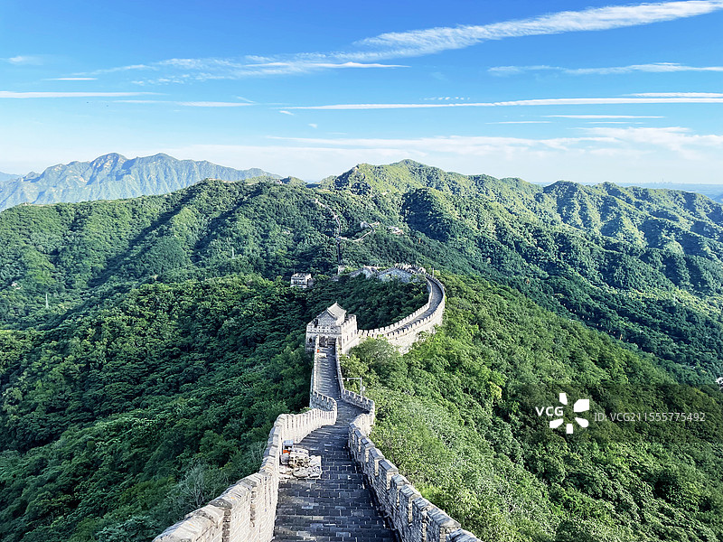 蓝天白云下的长城 北京慕田峪长城图片素材