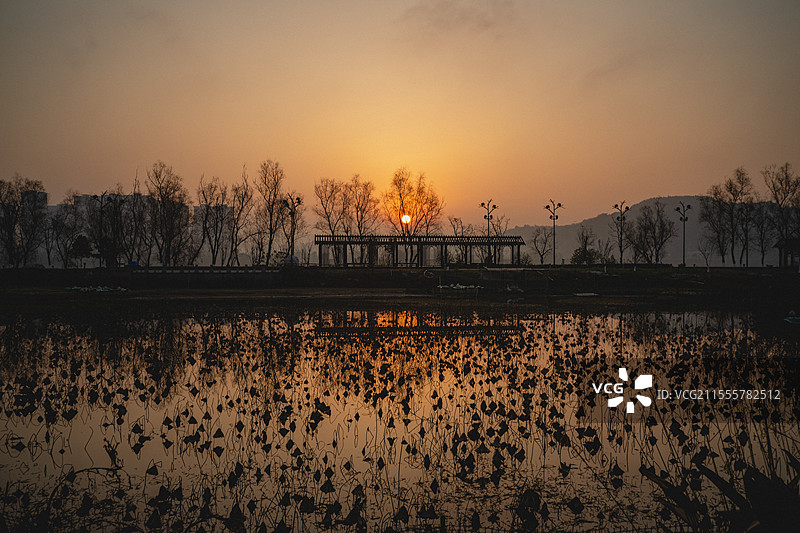 嘉陵日出图片素材