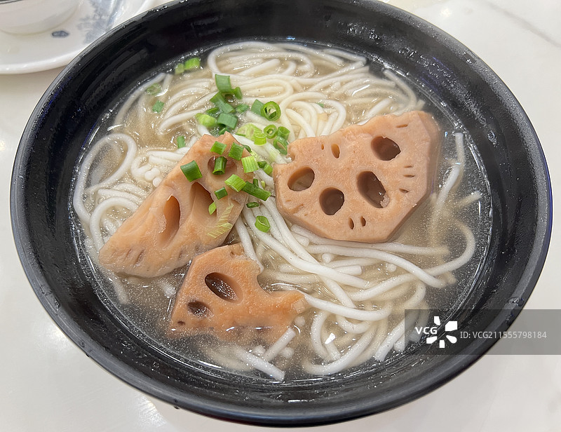 高视觉美食特写葱花莲藕高汤濑粉米粉主食图片素材