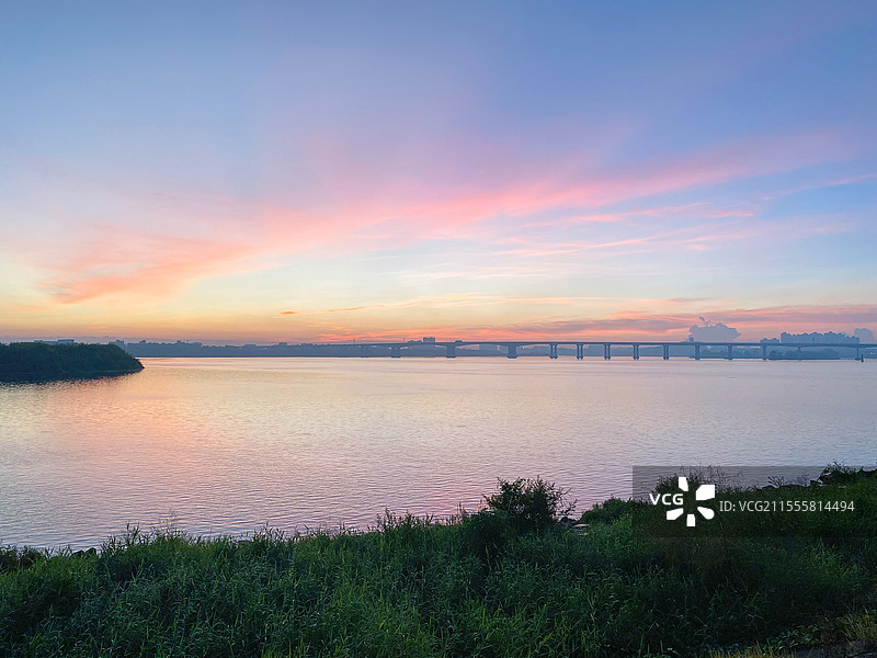 东莞市石排镇，赤坎村，东江河堤，日出美景！图片素材