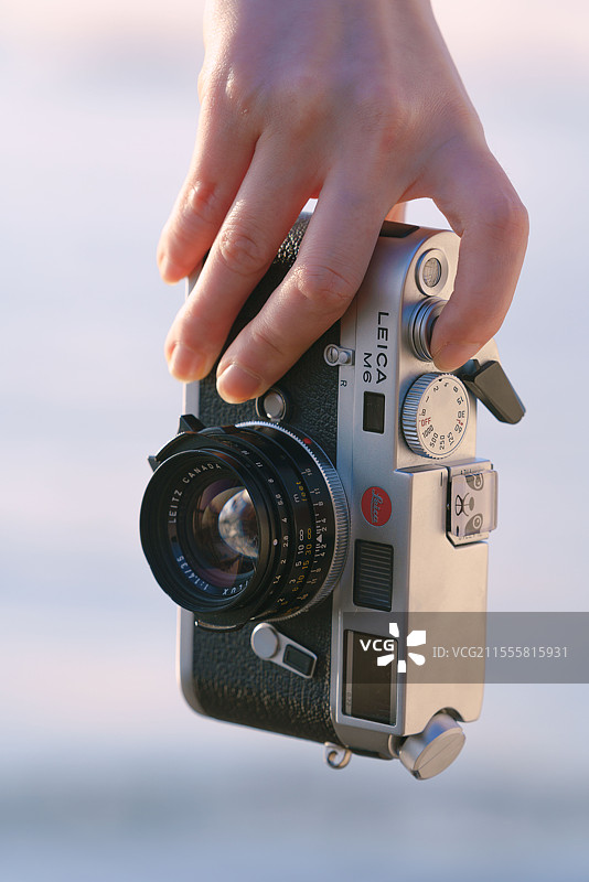 leica m6，胶卷相机，少女图片素材