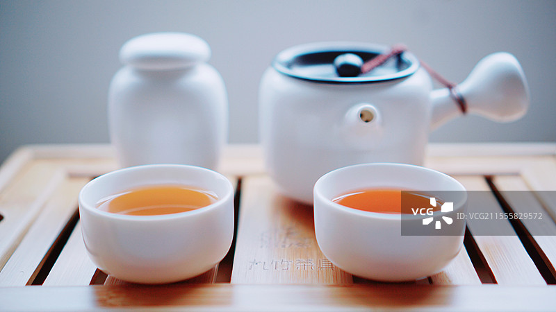 一个人一壶茶图片素材