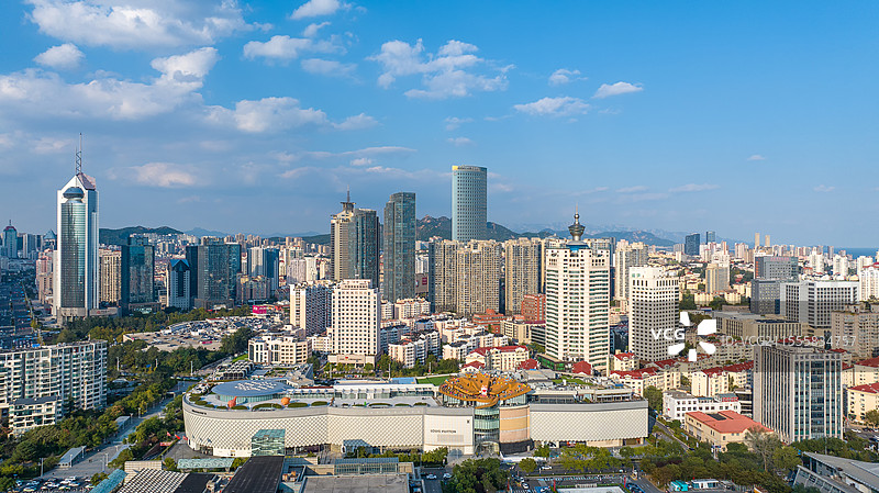 航拍青岛市南海信广场一带建筑图片素材