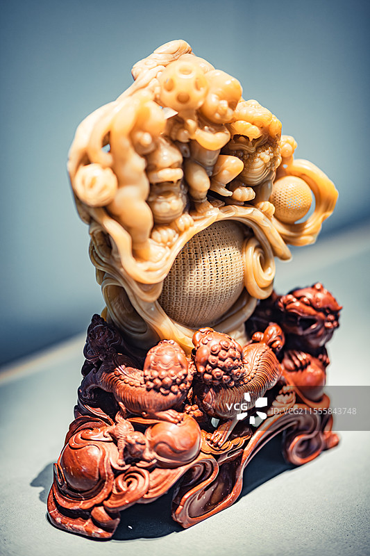 中国工艺美术馆石雕青田石雕舞狮图片素材