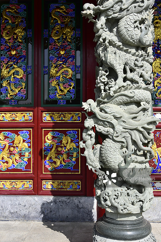 辽宁省丹东市宽甸县黄椅山公园清泉寺石雕图片素材