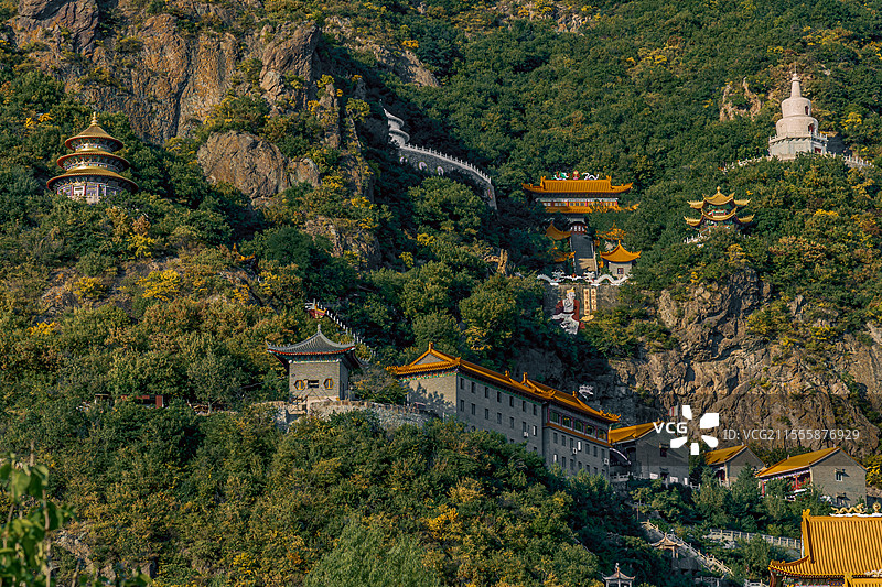 辽阳金刚山龙峰寺，隐匿于辽宁青山之中的千年古寺图片素材