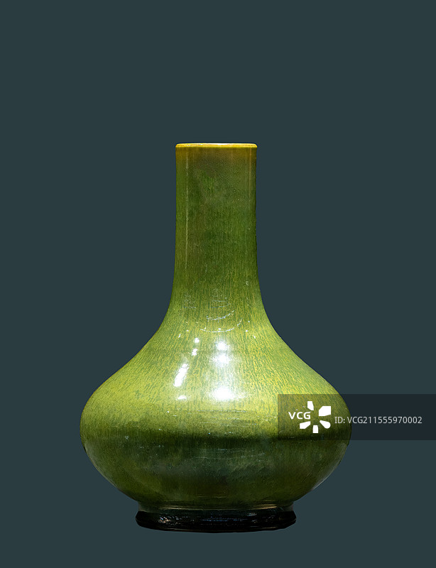 古董，陶瓷工艺品，清代，蟹甲青釉荸荠瓶图片素材