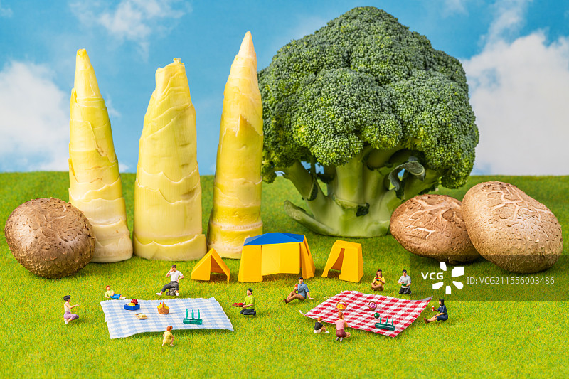 春天露营创意微缩景观 春笋 踏青图片素材