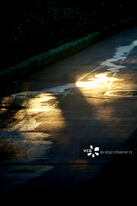 光的翅膀图片素材