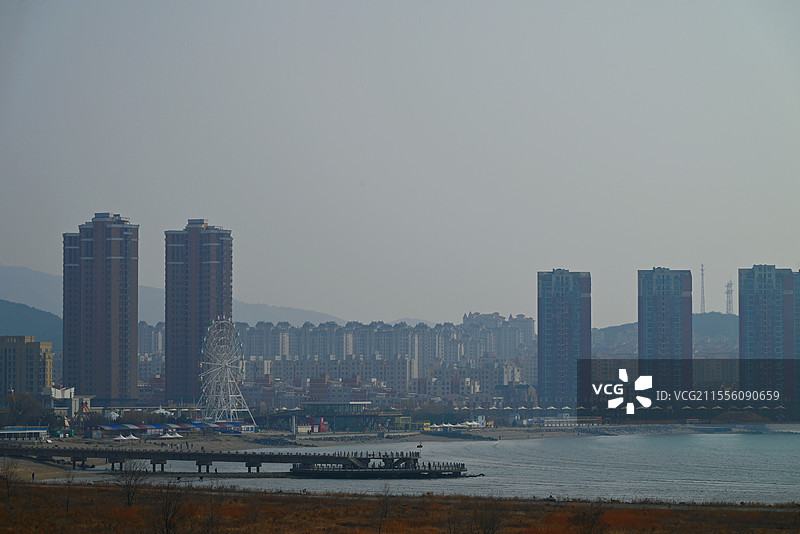 大连旅顺新港海岸楼房公园图片素材