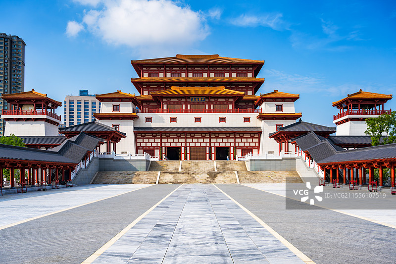 亚洲中国河南省南阳市医圣祠医圣文化园白天日景图片素材