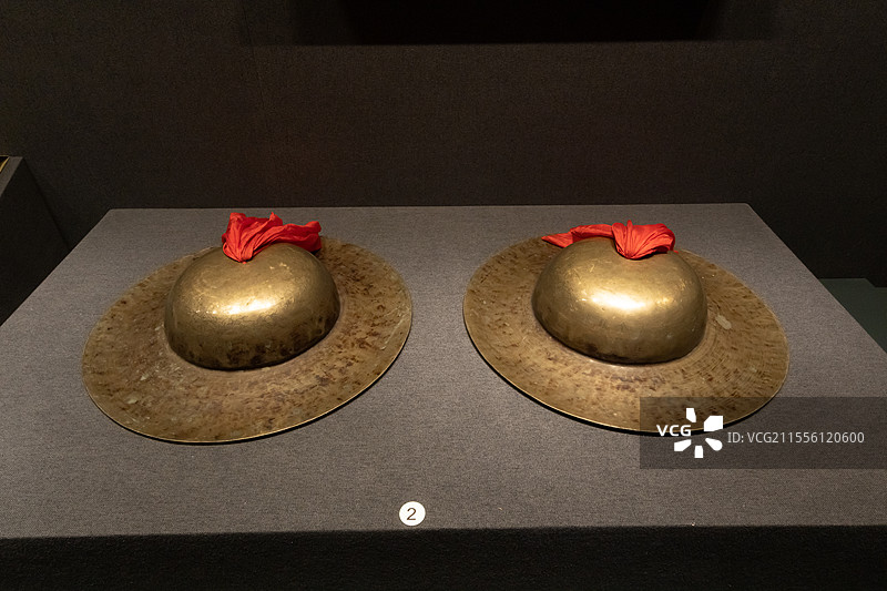 青海省博物馆宣德款龙纹铜钹明代1368-1644年乐都区瞿昙寺图片素材