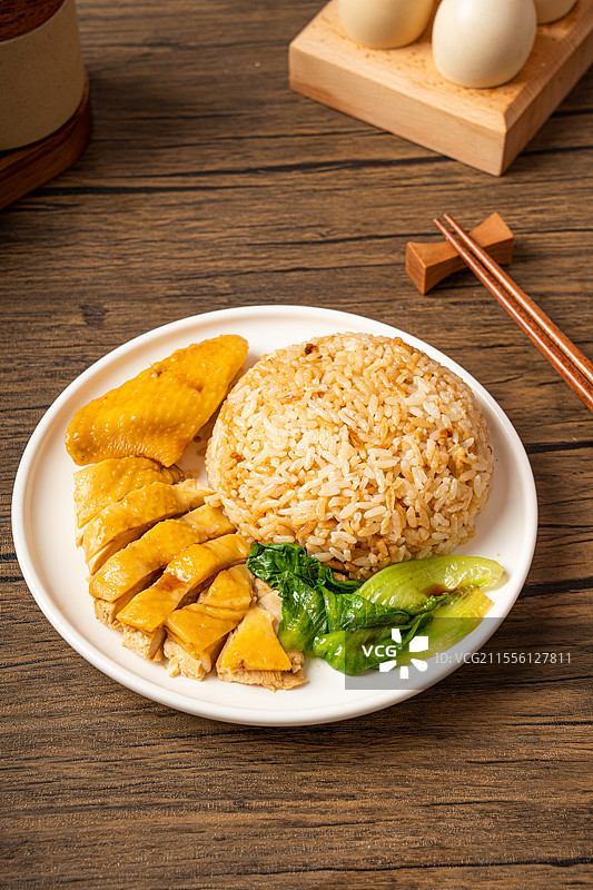 盘子里的海南鸡饭图片素材