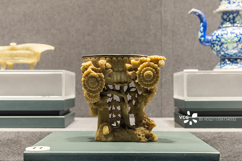 青海省博物馆嵌银寿山石雕菊花杯民国时期1912-1949年乐都区瞿昙寺图片素材