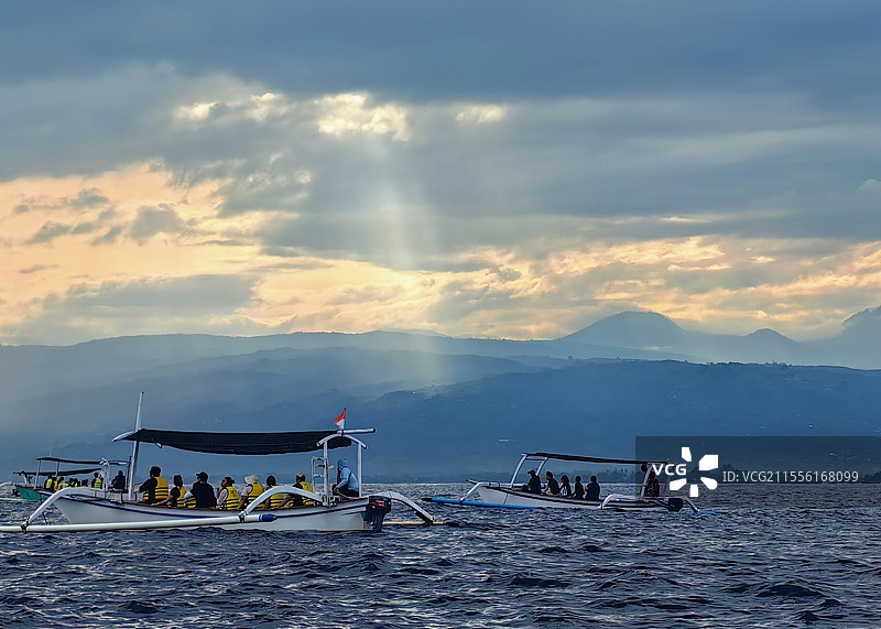 丁达尔效应图片素材