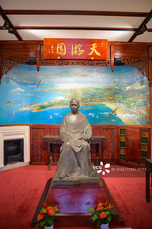 青岛市康有为故居纪念馆，康有为塑像图片素材