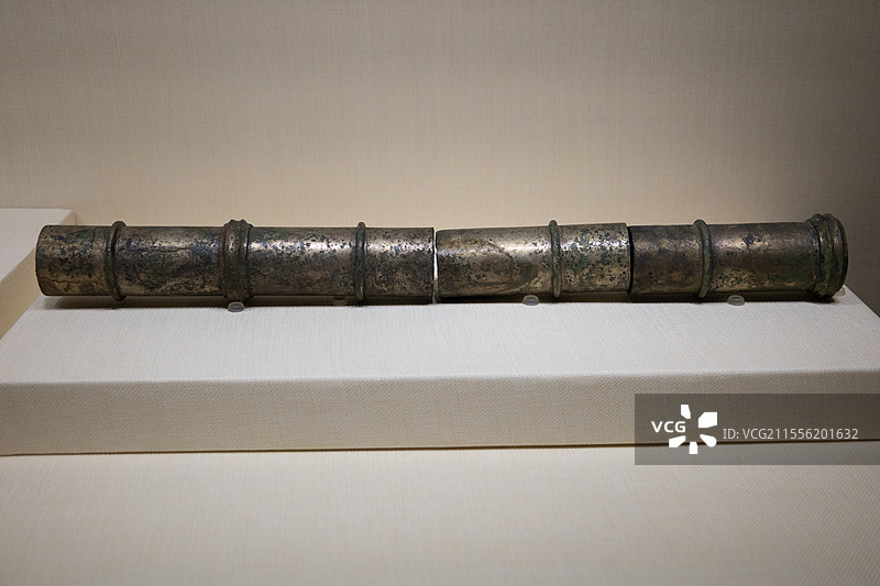 广州南越王博物院藏错银铜伞柄图片素材