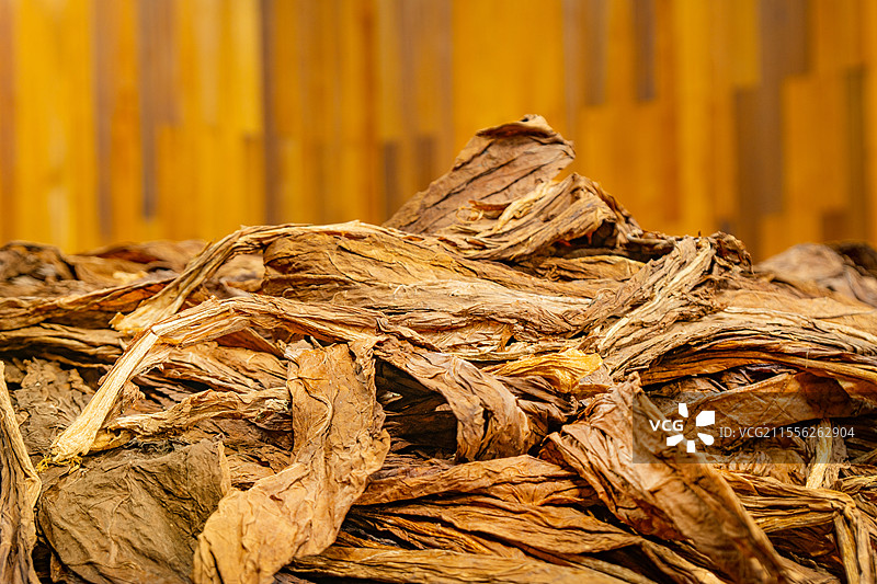 烟叶，烟草发酵堆图片素材