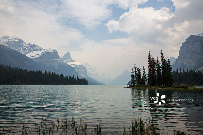 贾斯珀（Jasper）国家公园玛琳（Maligne）湖精灵岛（Spirit Island）风光图片素材
