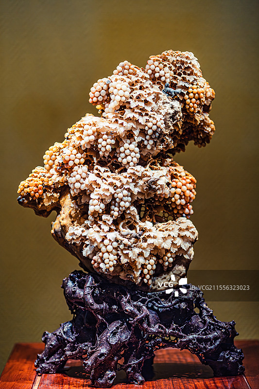 中国工艺美术馆石雕青田石雕葡萄山图片素材