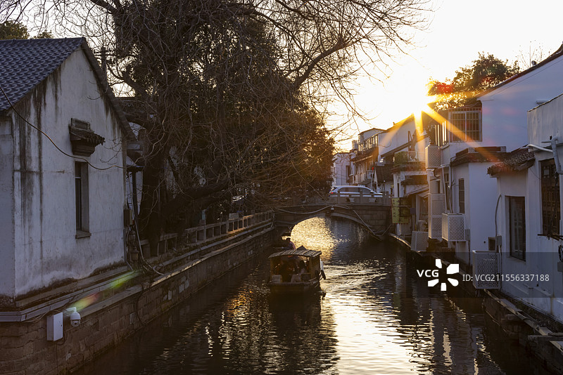 苏州平江历史街区小桥流水粉墙黛瓦图片素材