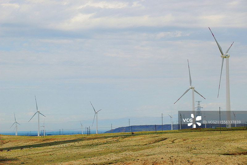 风力发电作为新能源一种新的发电方式，它具有高效、绿色、环保的作用图片素材