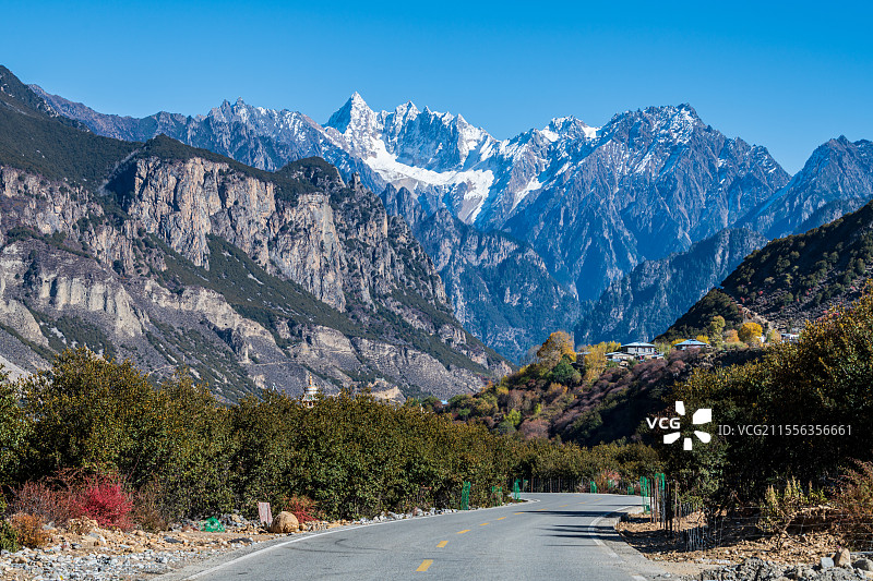 西藏那曲市嘉黎县风景图片素材