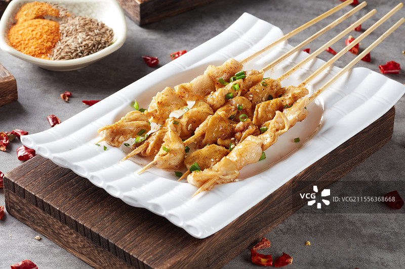 碳烤肥肠串图片素材